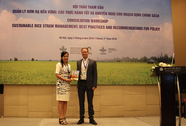 Hội thảo quản lý rơm rạ bền vững: Các thực hành tốt và khuyến nghị cho hoạch định chính sách