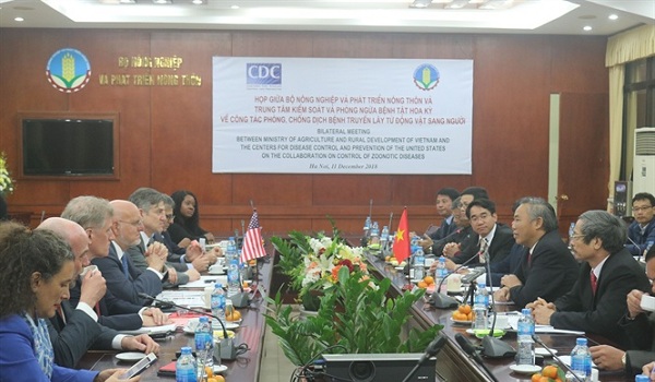 Hợp tác phòng, chống dịch bệnh truyền lây giữa động vật và người