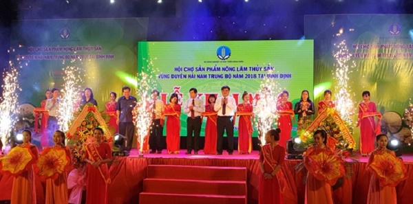 Khai mạc Hội chợ sản phẩm nông lâm thủy sản vùng Duyên hải Nam Trung bộ