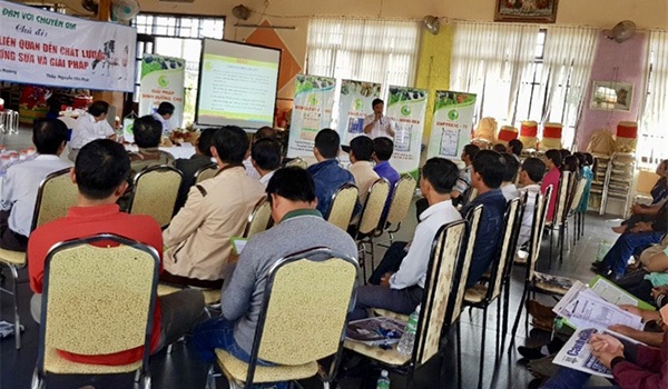 RDCO tổ chức toạ đàm hỗ trợ kỹ thuật cho nông dân nuôi bò sữa