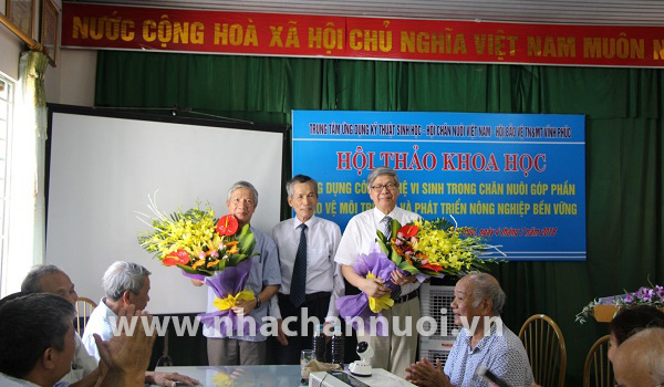 Ứng dụng công nghệ vi sinh trong chăn nuôi 