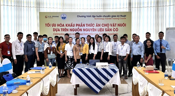 Chương trình chuyển giao kỹ thuật "Tối ưu hóa khẩu phần thức ăn cho vật nuôi dựa trên nguồn nguyên liệu sẵn có