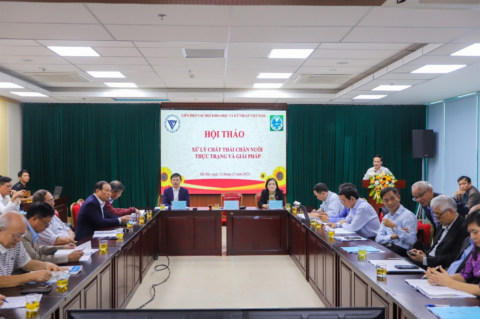 Xử lý chất thải chăn nuôi: Thực trạng và giải pháp