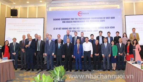 Chung tay phòng chống dịch bệnh từ động vật sang người