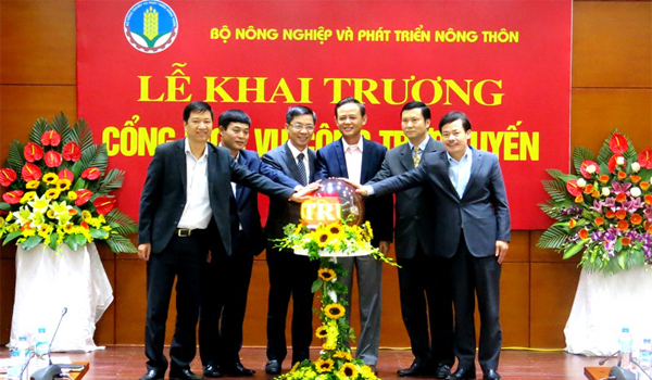 Nhấn nút khai trương Cổng dịch vụ công trực tuyến của Bộ Nông nghiệp và PTNT