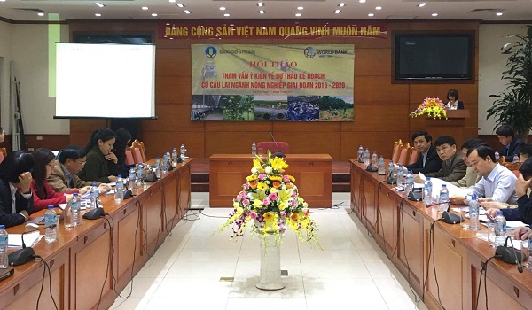 Nên tích tụ ruộng đất ‘mềm’