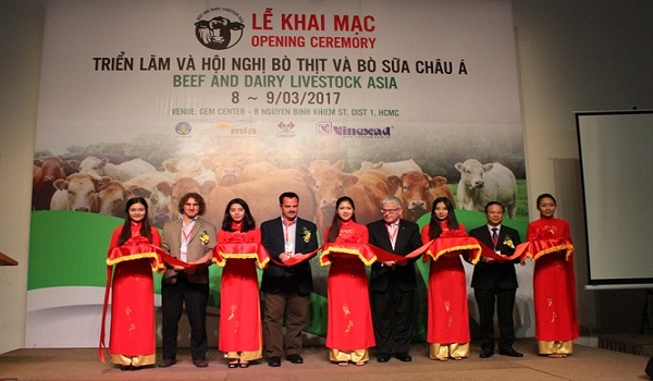 Khai mạc Triển lãm và Hội nghị bò thịt, bò sữa châu Á.