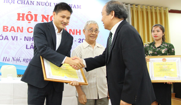 VIPHAVET: Nhận bằng khen của Liên hiệp các Hội Khoa học Kỹ thuật Việt Nam